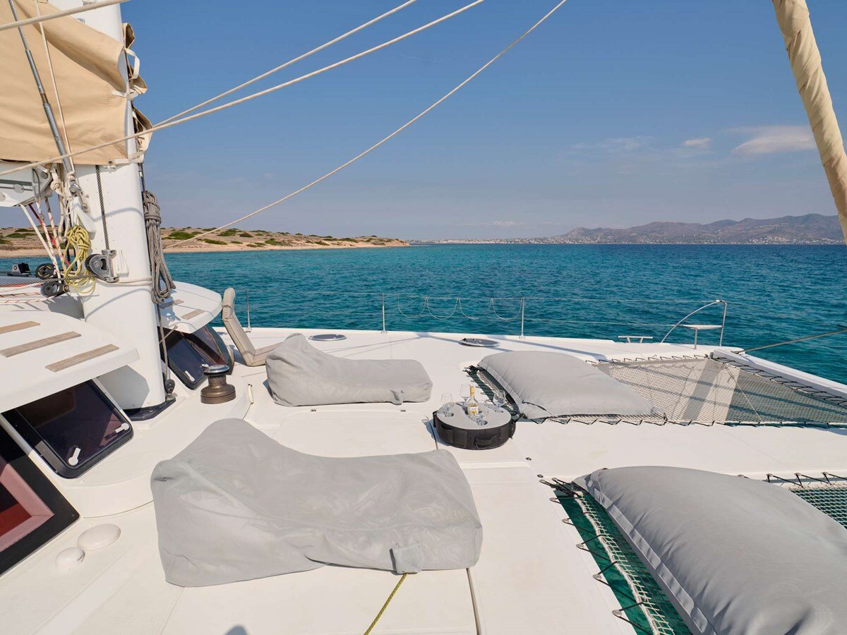 2011 FOUNTAINE PAJOT 65'