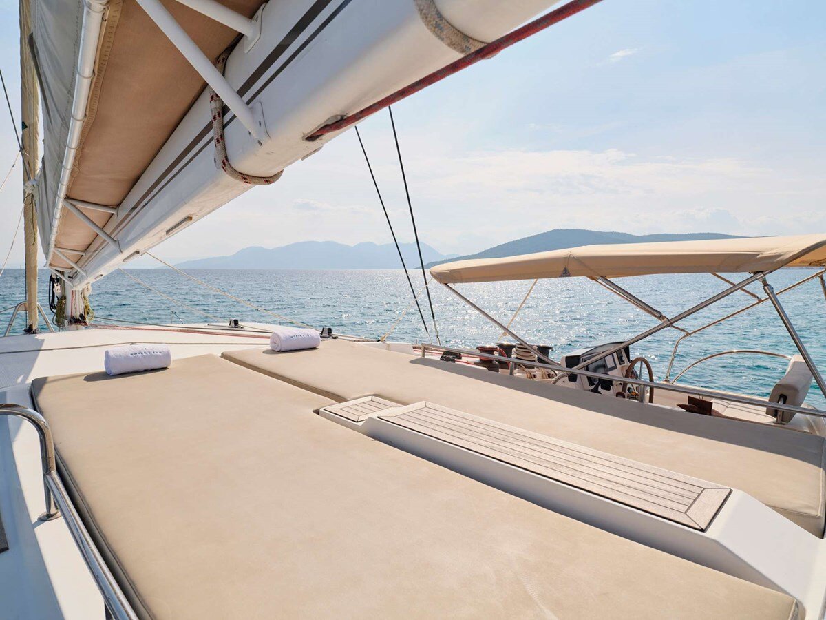 2011 FOUNTAINE PAJOT 65'