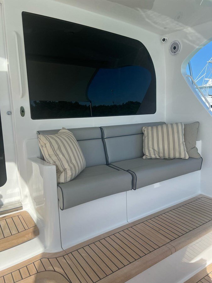 2011-hatteras-60-84f4ef