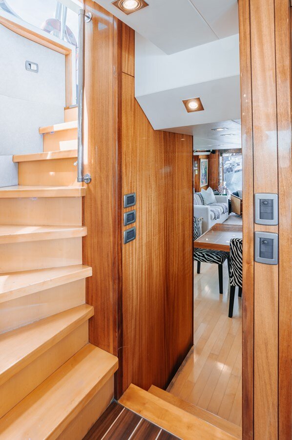 2011-hatteras-80-678f50