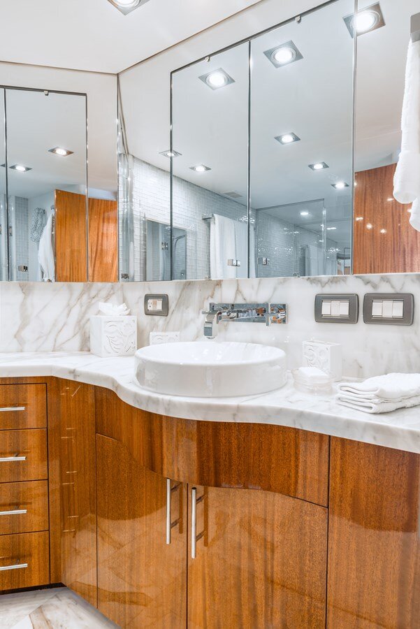 2011-hatteras-80-678f50