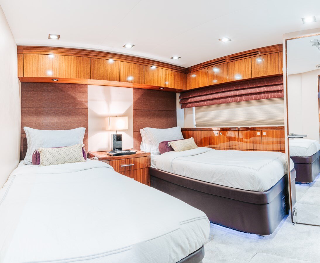 2011-hatteras-80-678f50