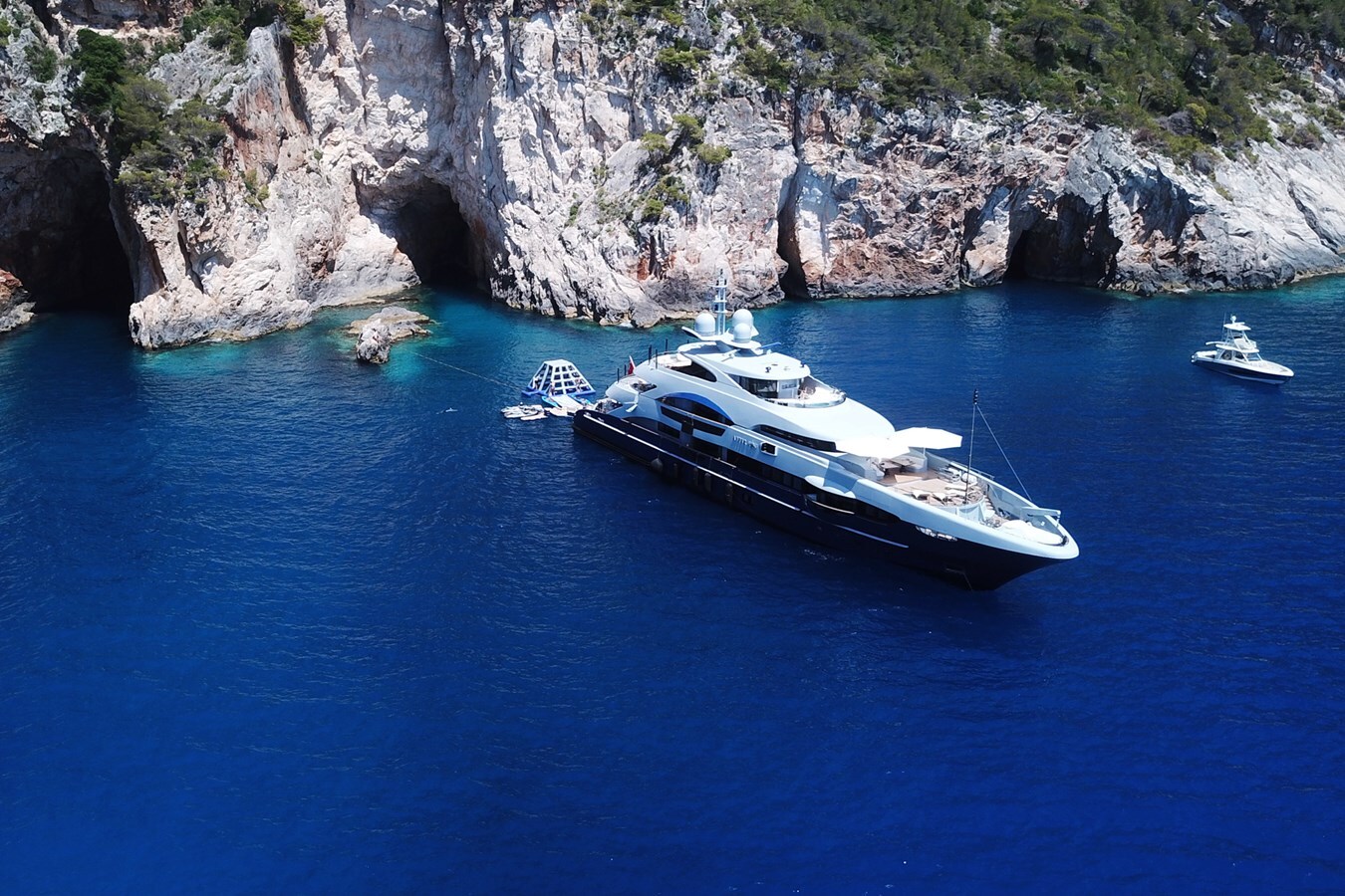 2011-heesen-yachts-180-6-10021f