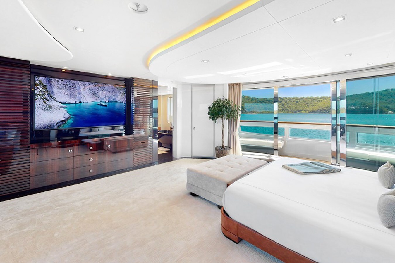 2011-heesen-yachts-180-6-10021f