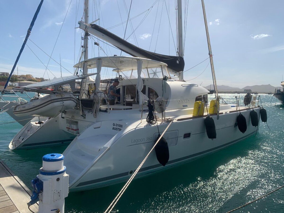 2011-lagoon-38-952225