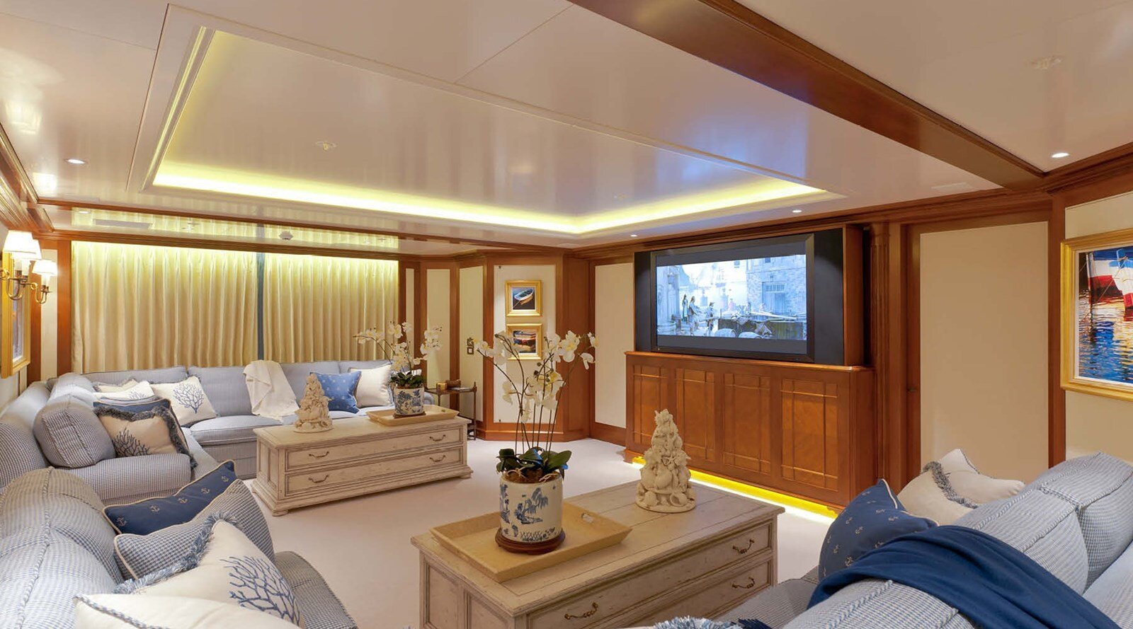 2011 LURSSEN 200' 2