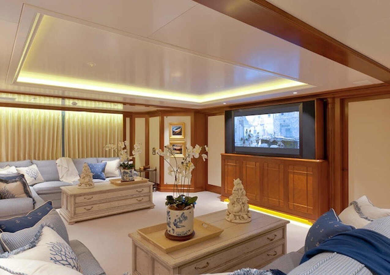 2011 LURSSEN 200' 2