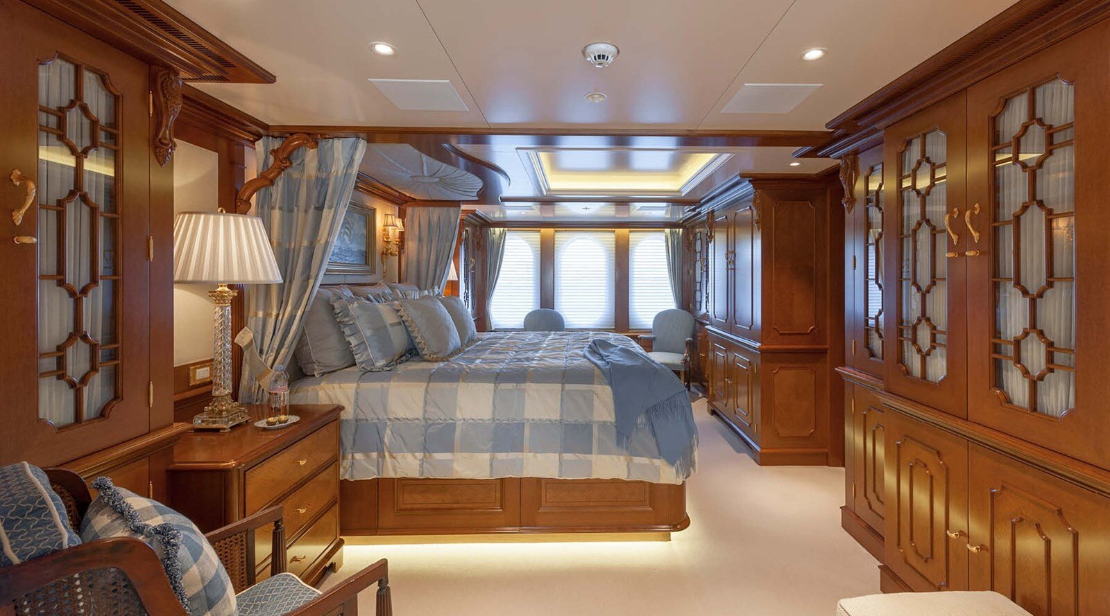 2011 LURSSEN 200' 2