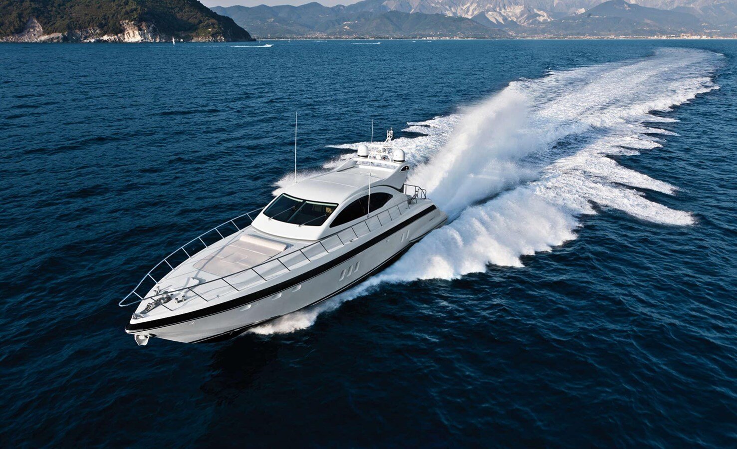 2011 MANGUSTA 75' 6