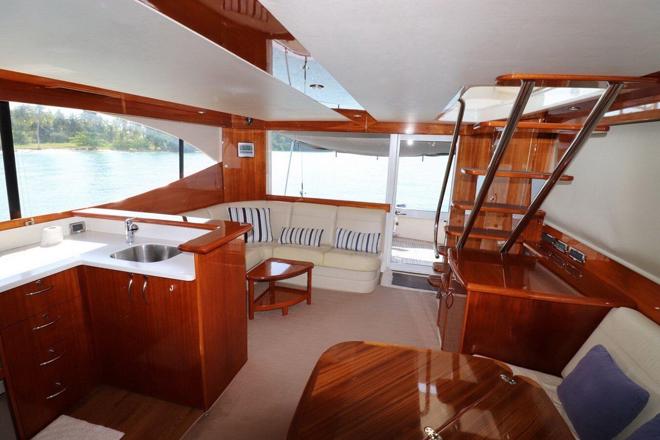 2011-maritimo-54-e07b49