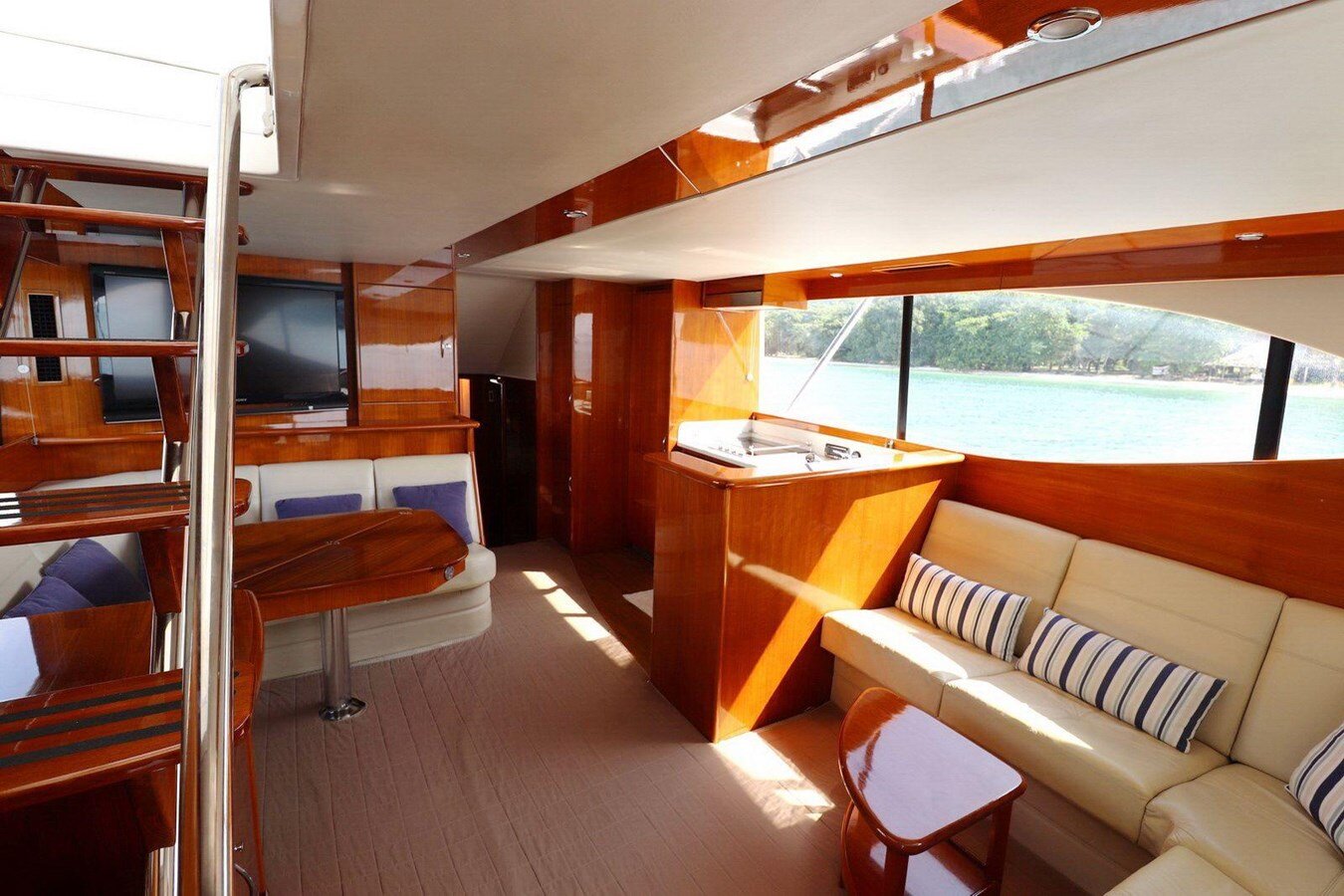 2011-maritimo-54-e07b49