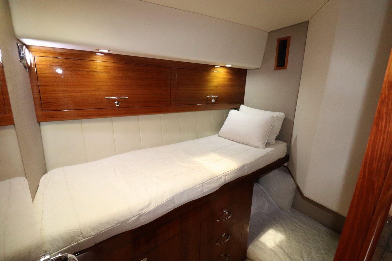 2011-maritimo-54-e07b49