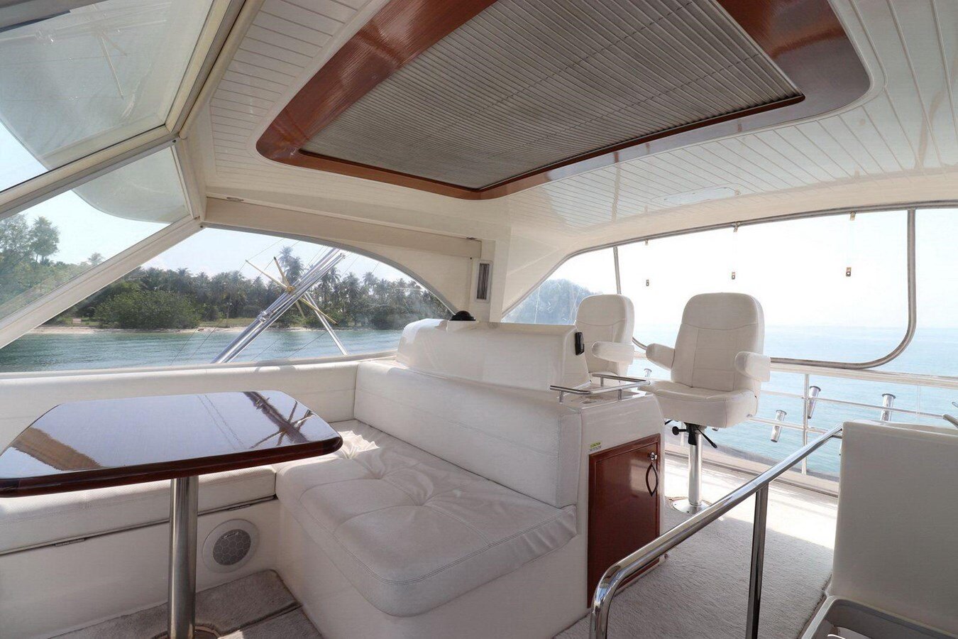 2011-maritimo-54-e07b49