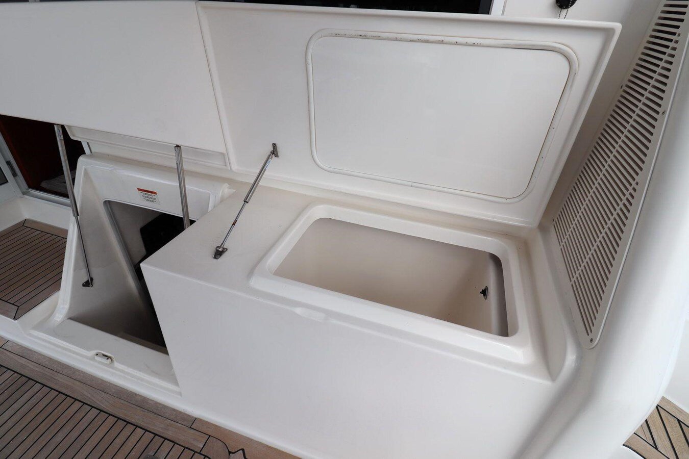 2011-maritimo-54-e07b49