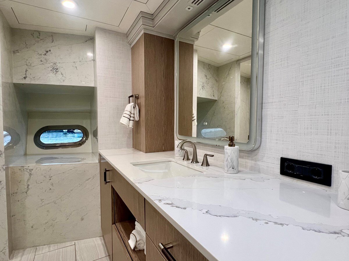 2011-mengi-yay-115-210b05