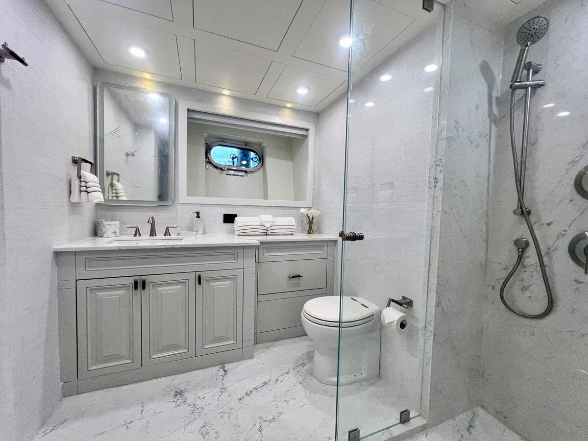 2011-mengi-yay-115-210b05