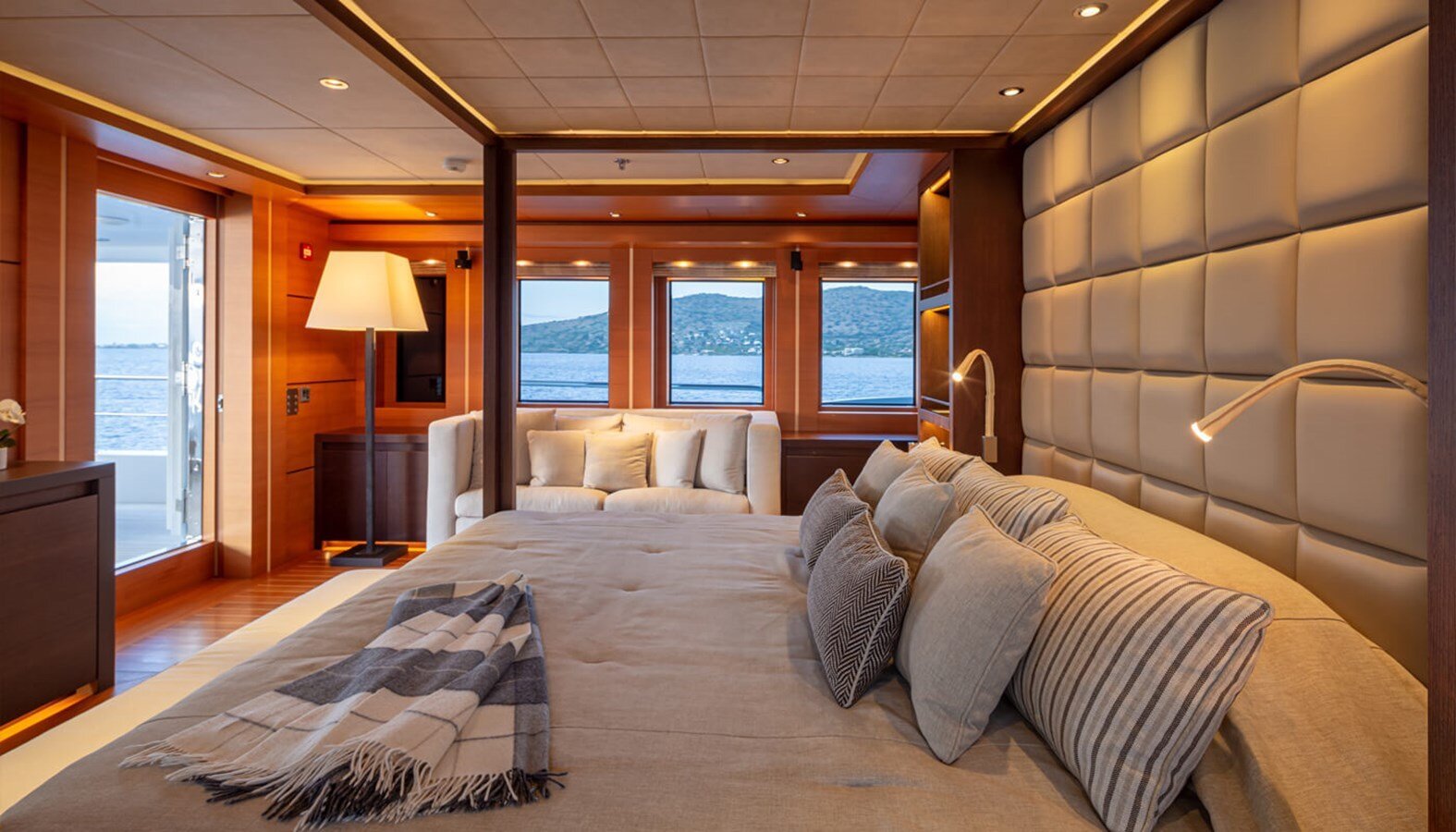 2011 MONDOMARINE 164' 9