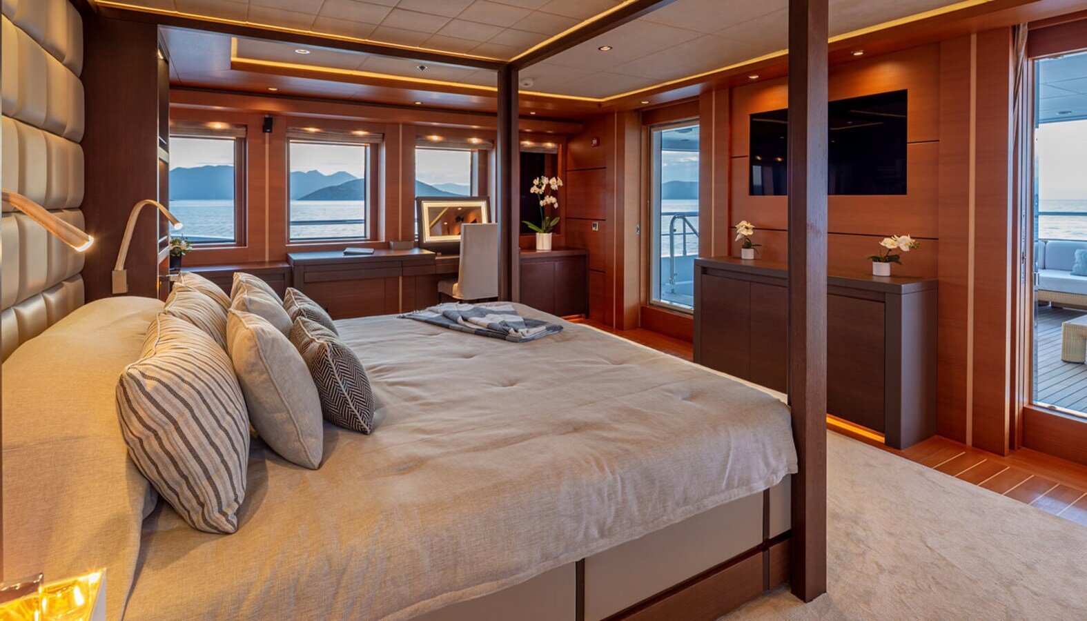 2011 MONDOMARINE 164' 9