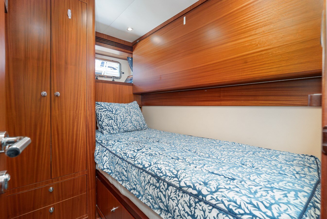 2011-ocean-alexander-92-3e0c95