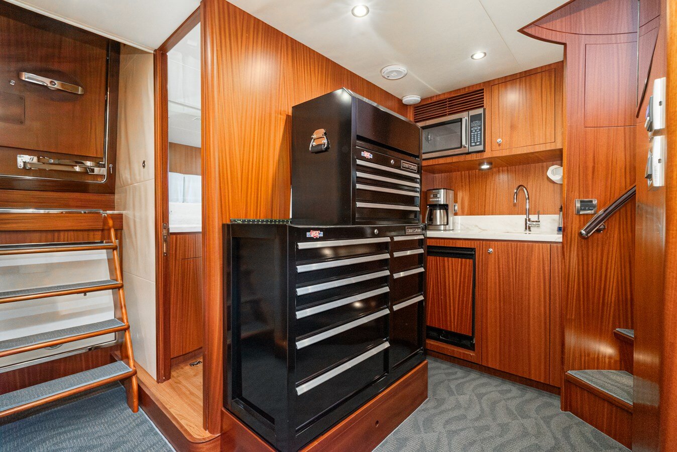 2011-ocean-alexander-92-3e0c95