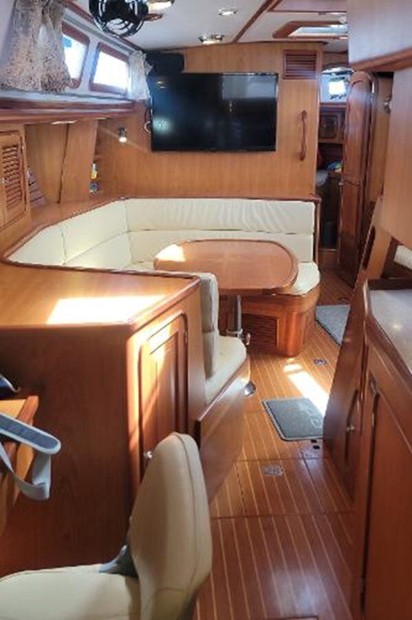 2011-passport-yachts-47-022035