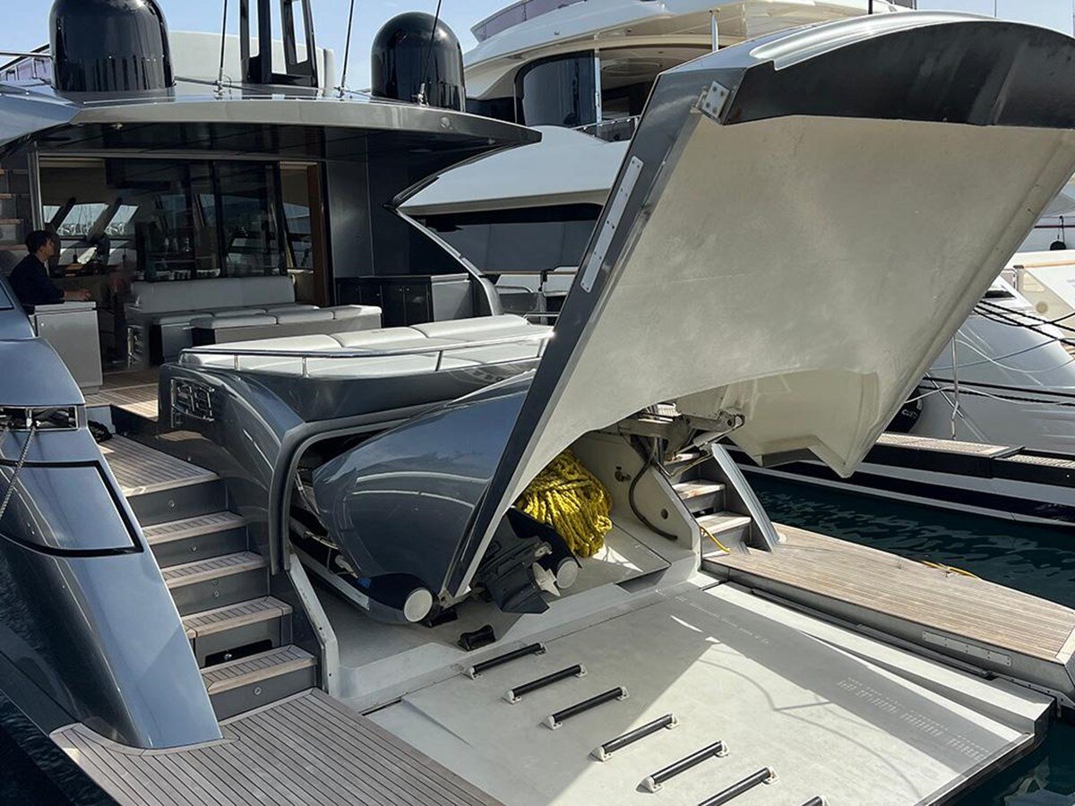 2011-pershing-91-9-80f97a