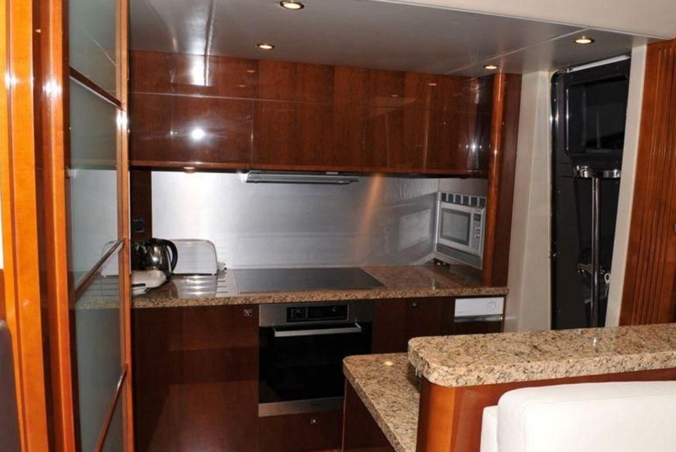 2011-princess-yachts-85-1-a6102b