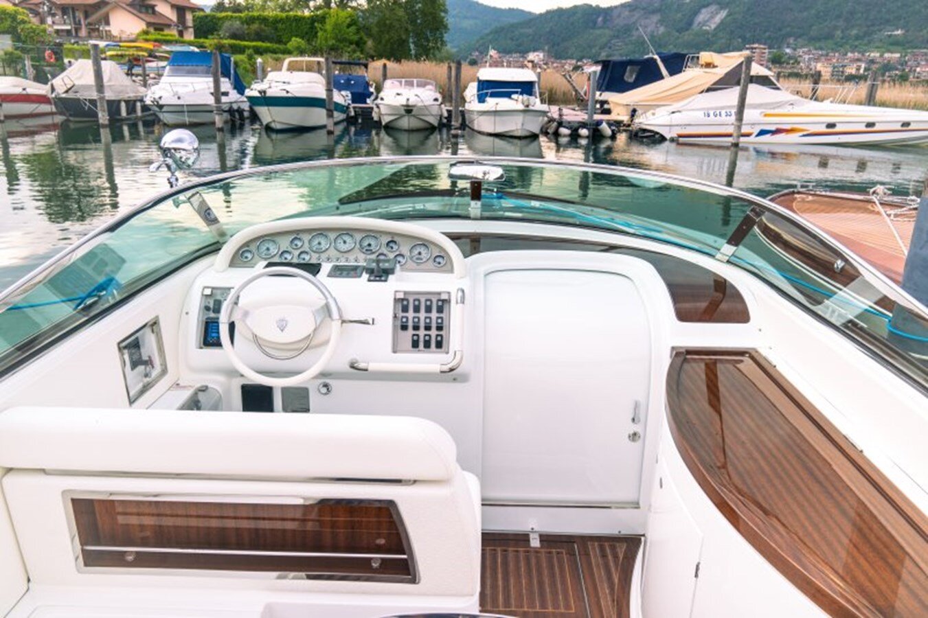 2011-riva-33-1-889c7b