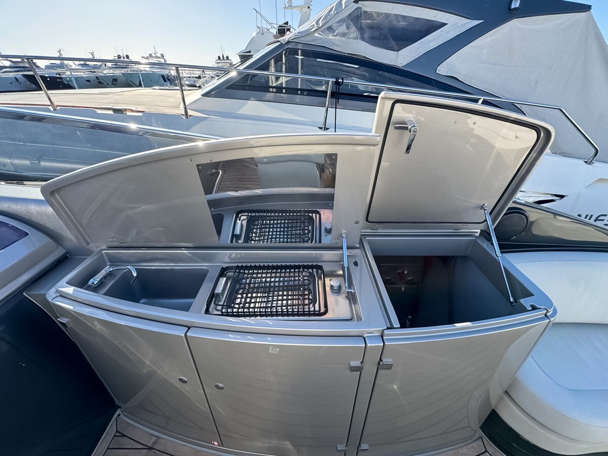 2011-riva-44-3589b6