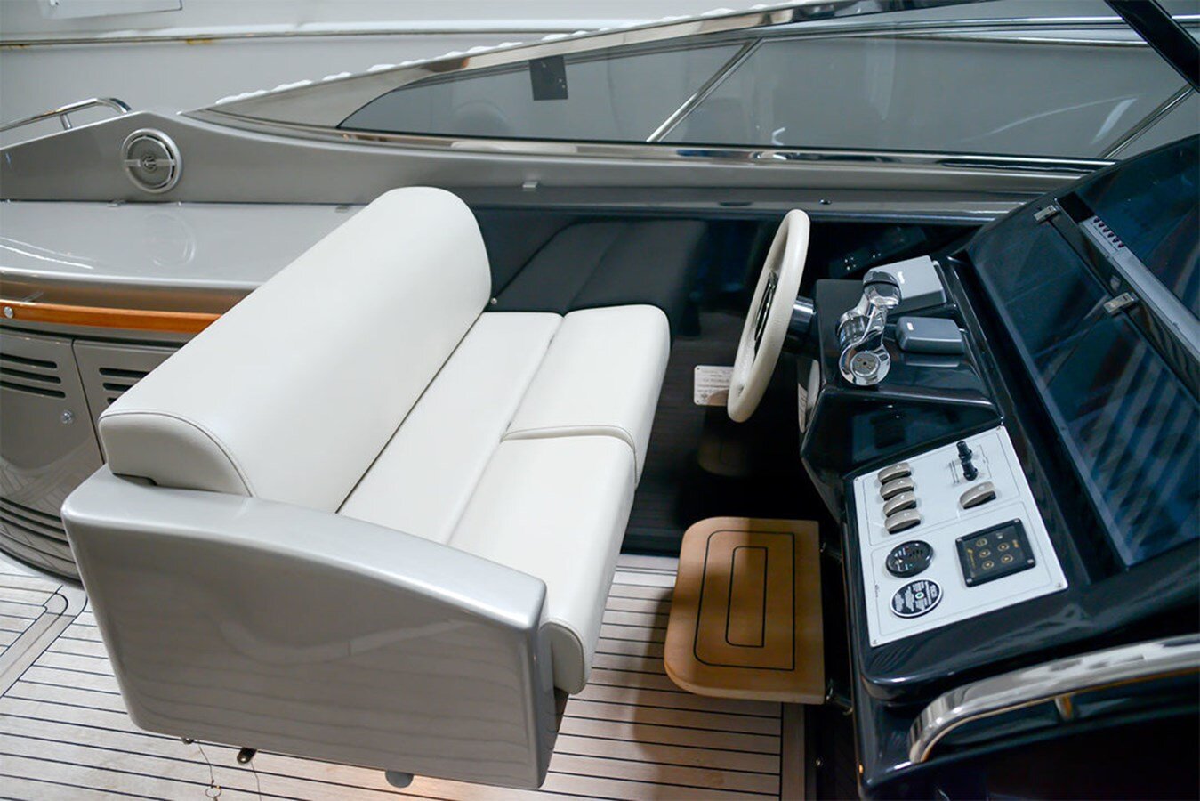 2011-riva-52-11-5b3a81