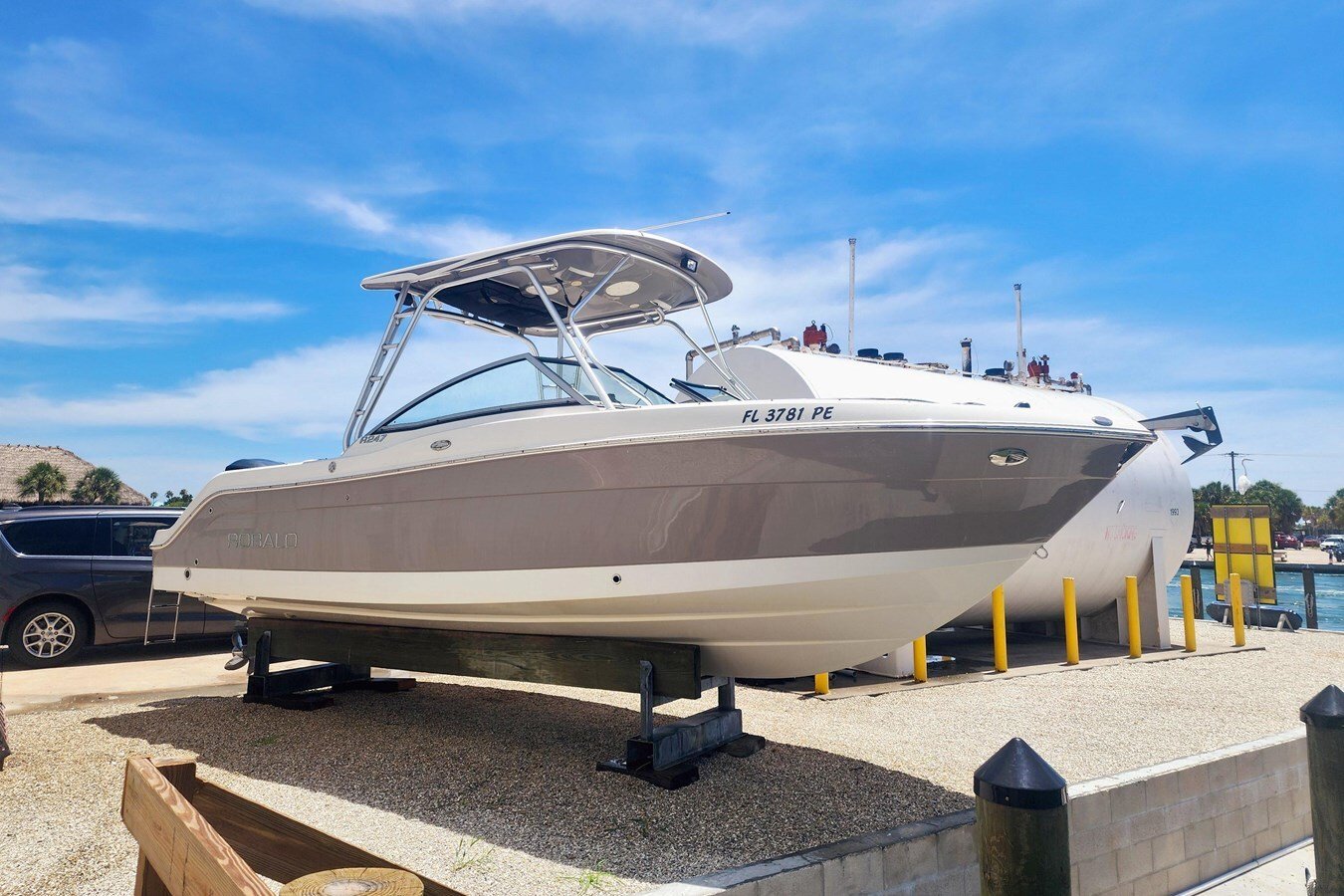 2011-robalo-24-d8bb62