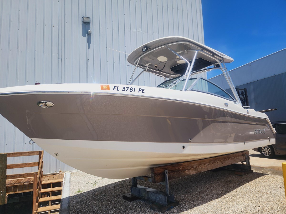 2011-robalo-24-d8bb62