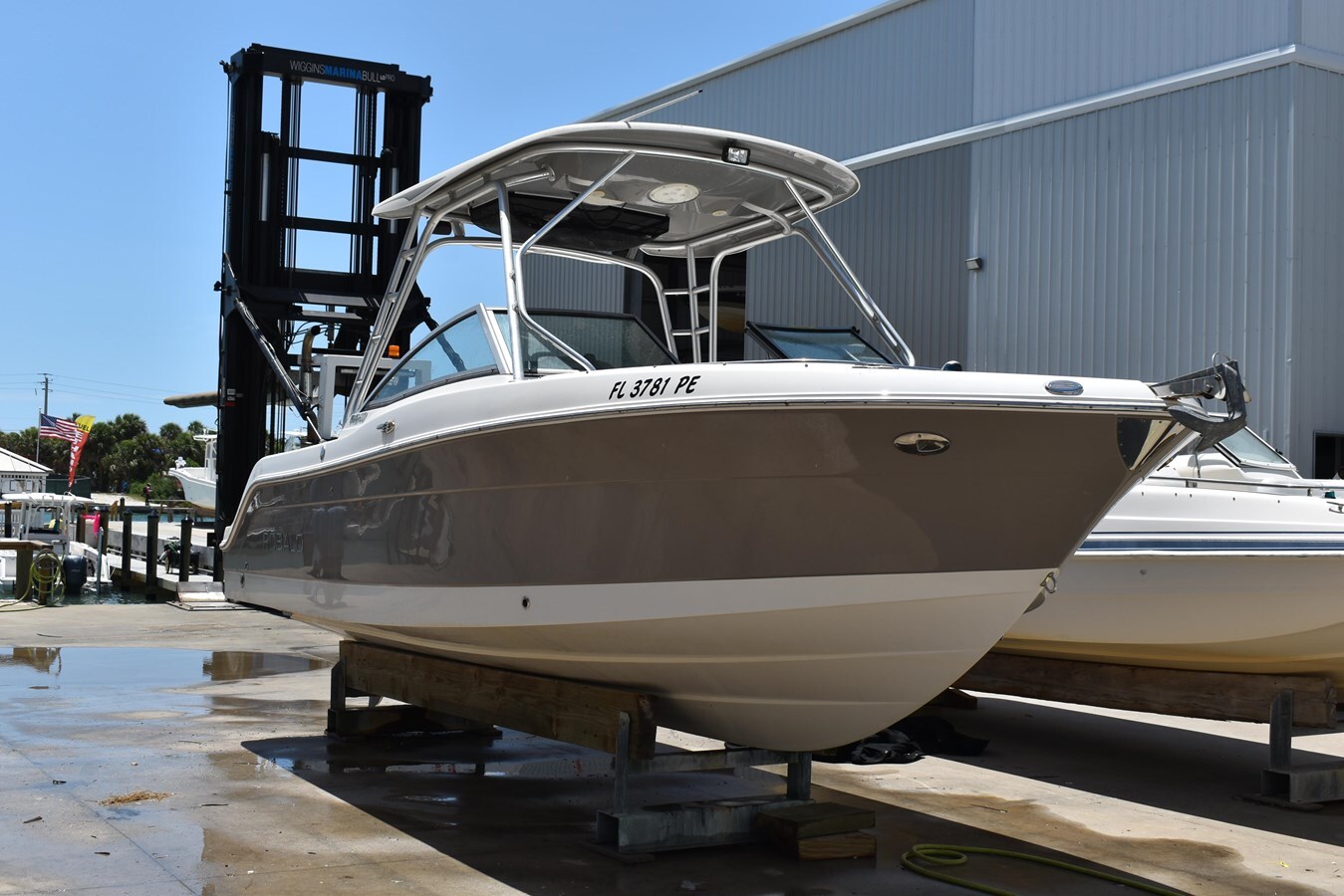 2011-robalo-24-d8bb62