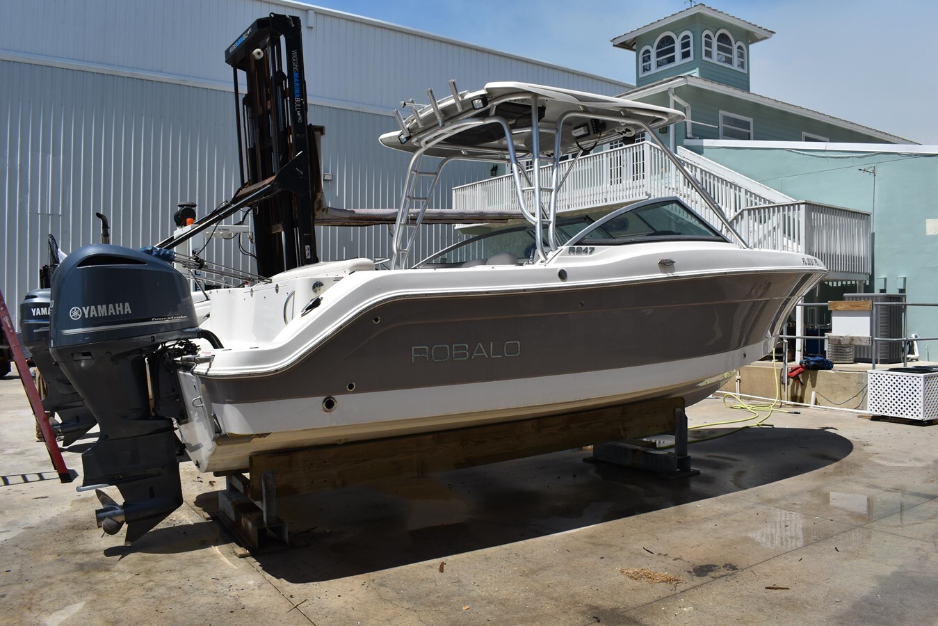 2011-robalo-24-d8bb62