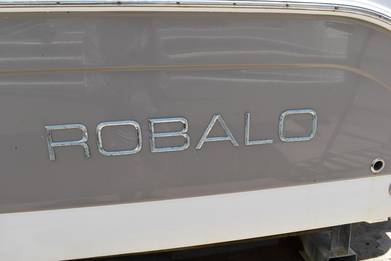 2011-robalo-24-d8bb62