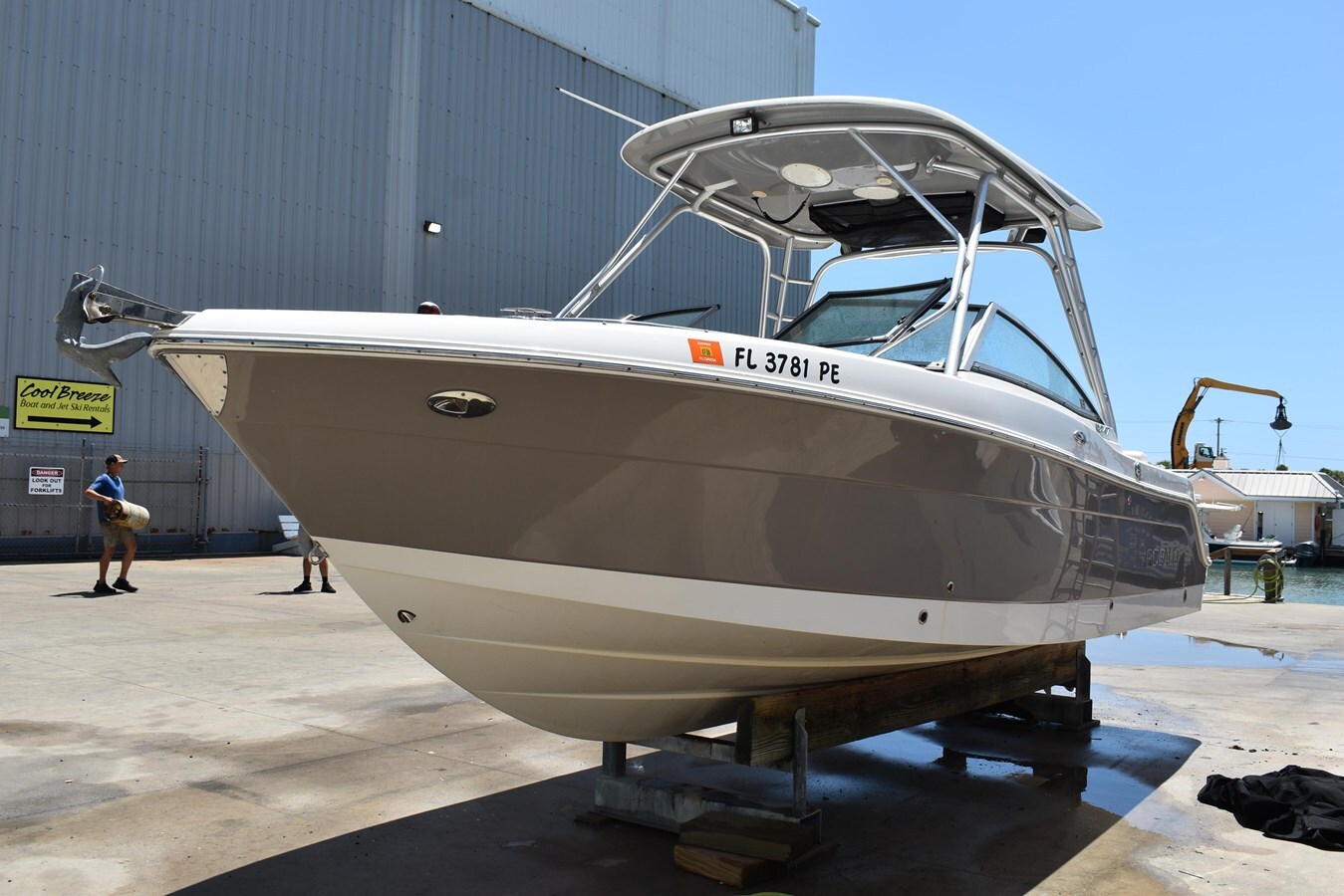 2011-robalo-24-d8bb62