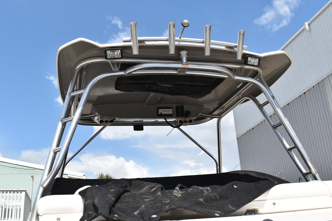 2011-robalo-24-d8bb62