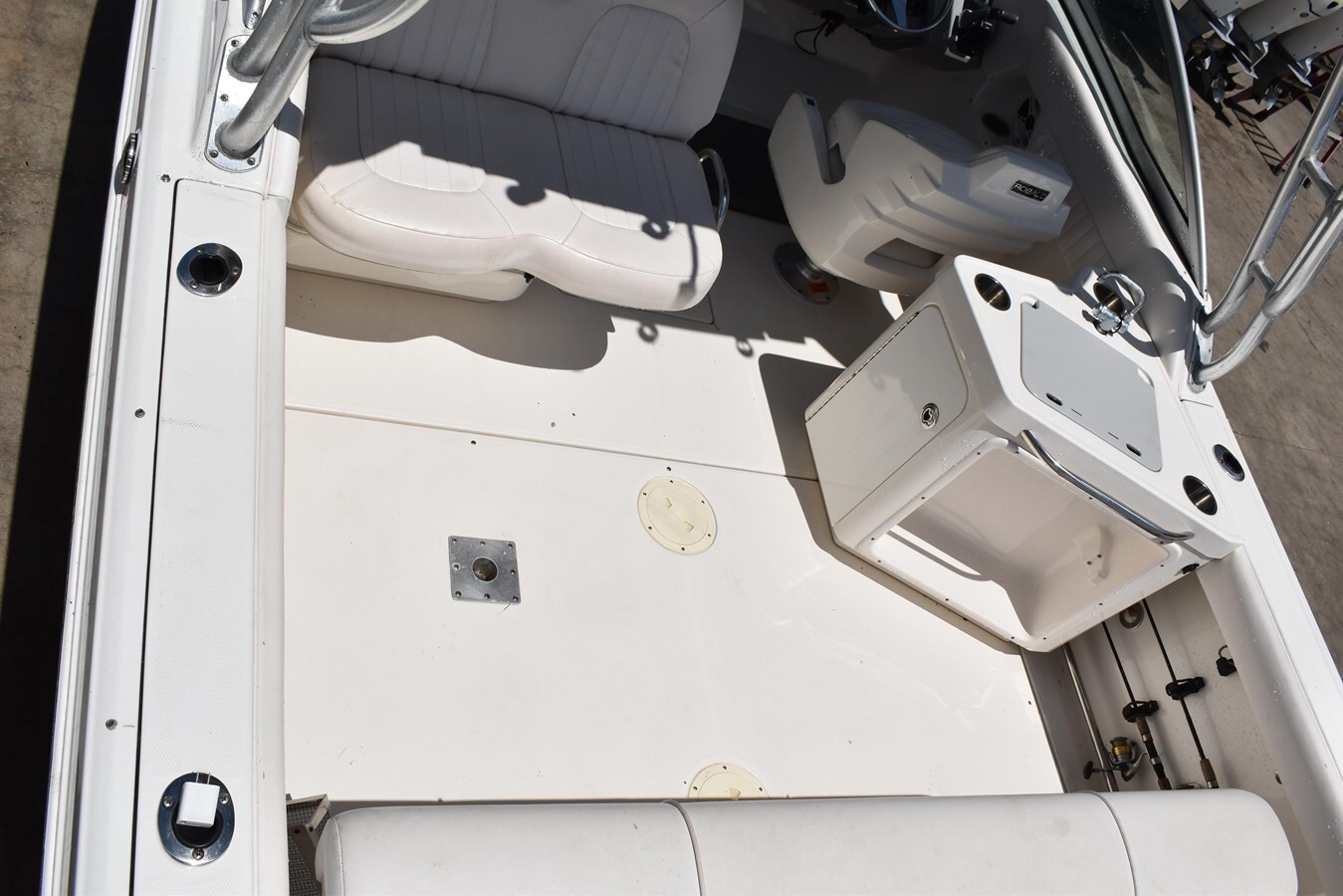 2011-robalo-24-d8bb62