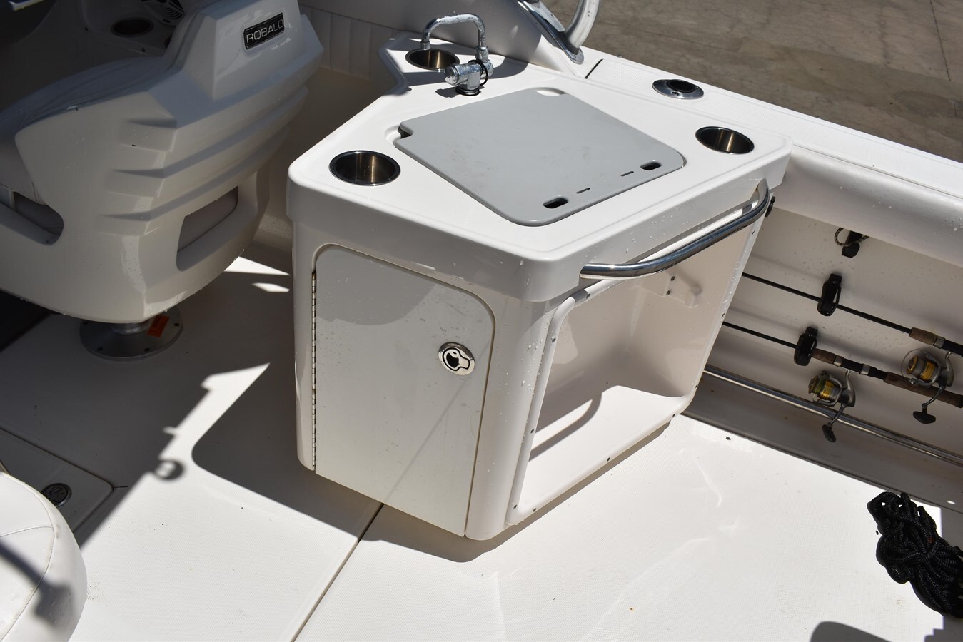 2011-robalo-24-d8bb62