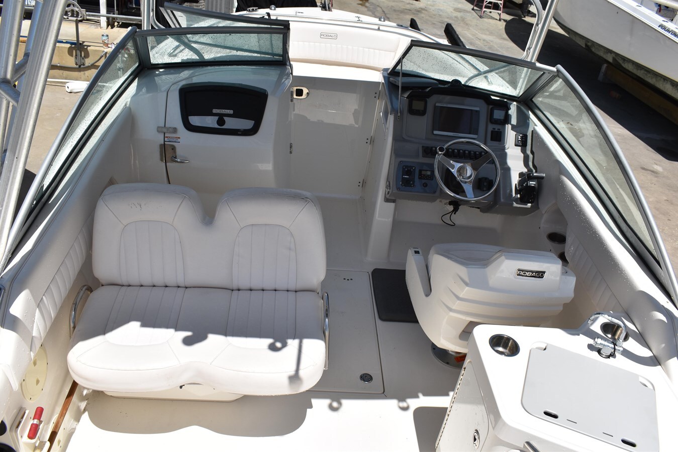 2011-robalo-24-d8bb62