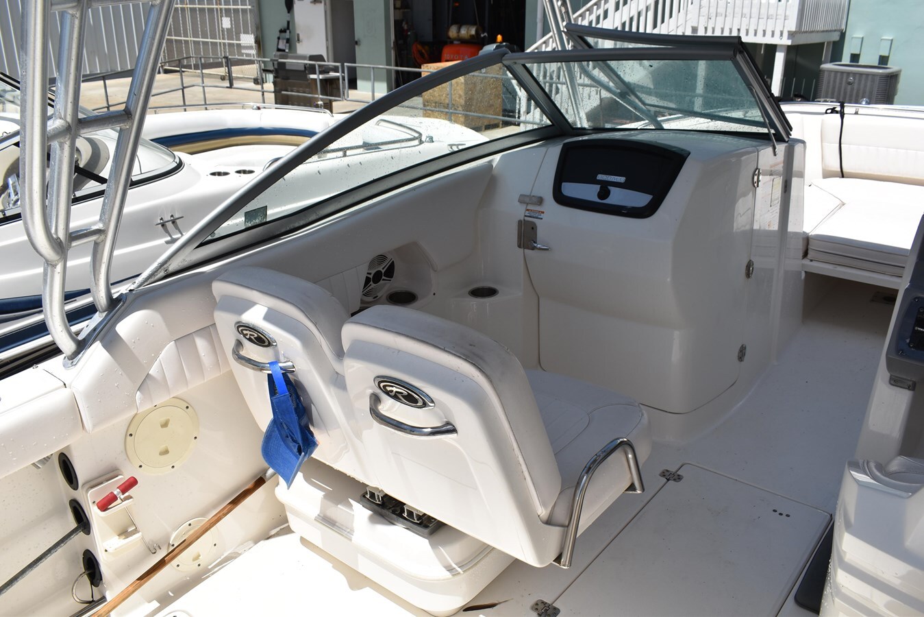 2011-robalo-24-d8bb62