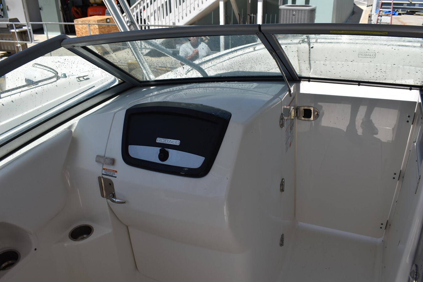 2011-robalo-24-d8bb62