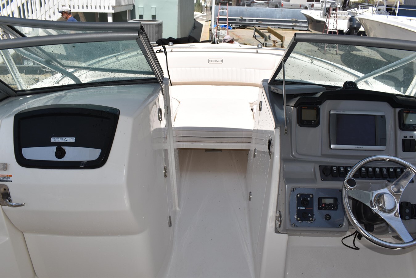 2011-robalo-24-d8bb62