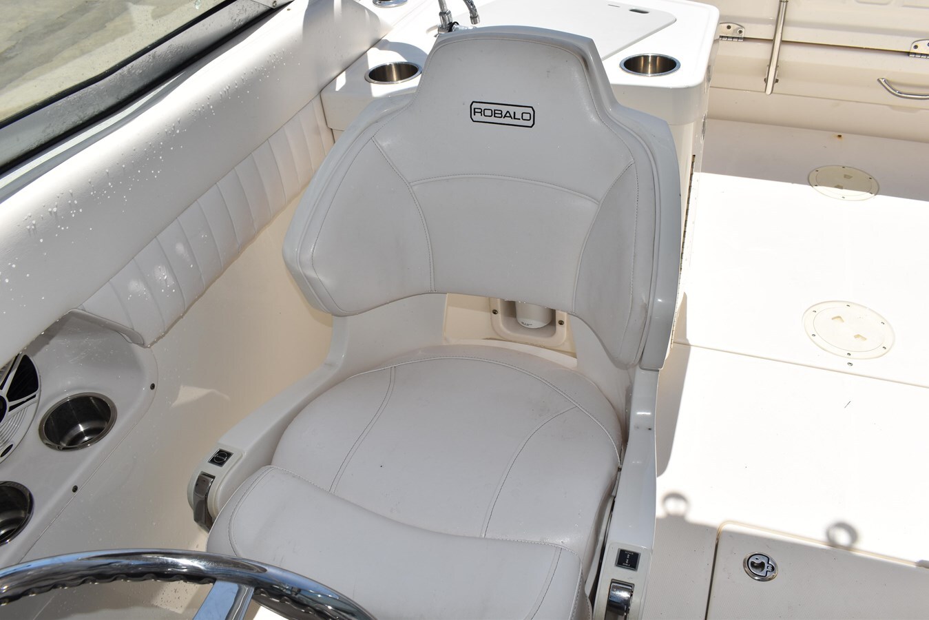 2011-robalo-24-d8bb62