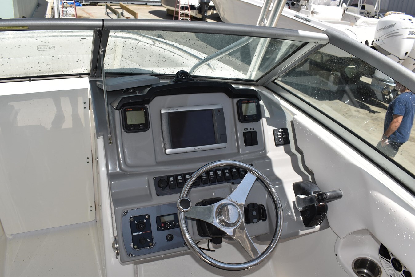 2011-robalo-24-d8bb62