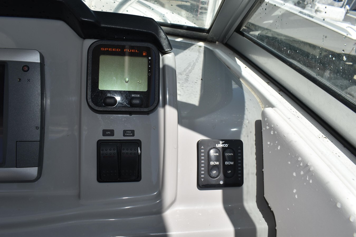 2011-robalo-24-d8bb62