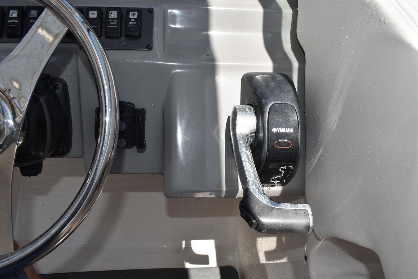 2011-robalo-24-d8bb62