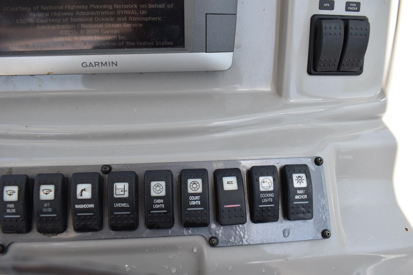 2011-robalo-24-d8bb62