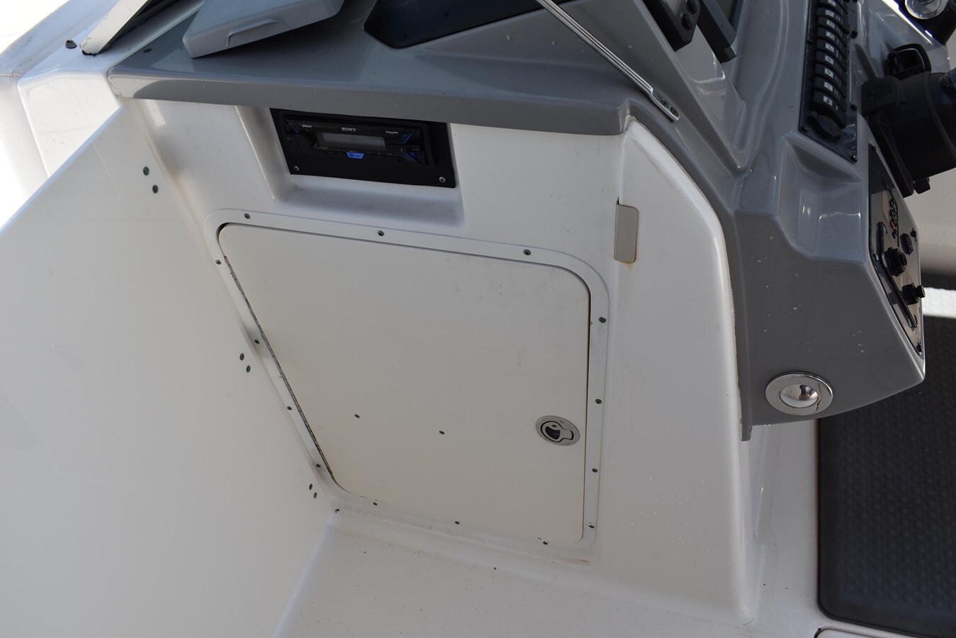 2011-robalo-24-d8bb62