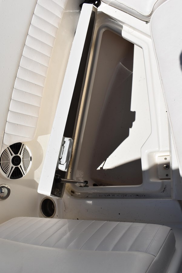 2011-robalo-24-d8bb62